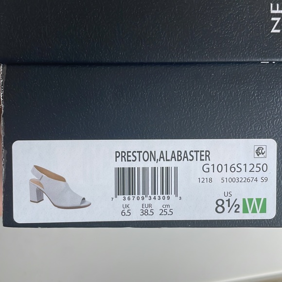 Naturalizer Preston shoes in Alabaster, size 8.5W - Picture 6 of 6